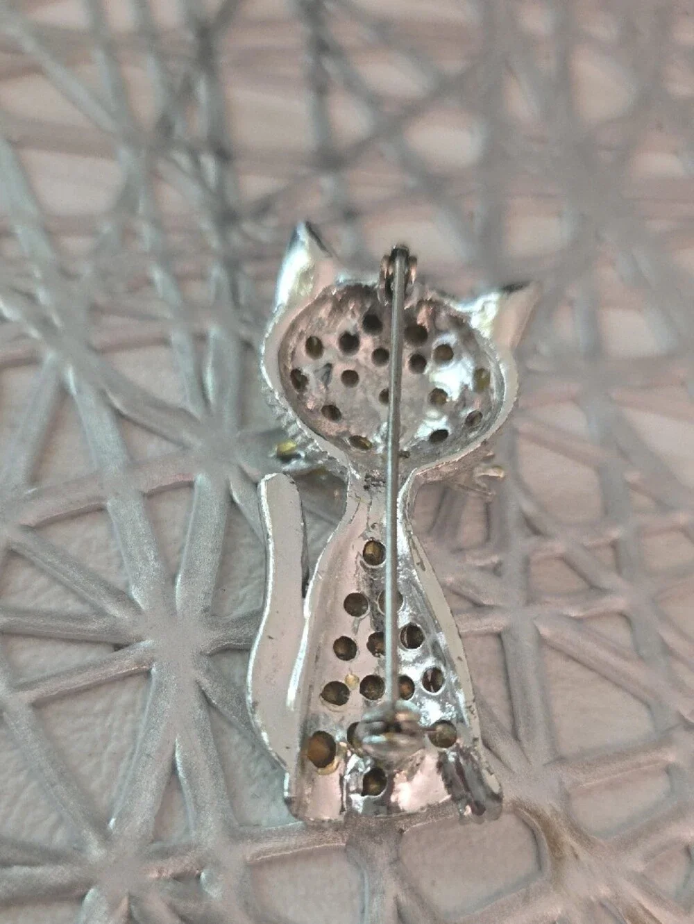 Vintage cat brooch